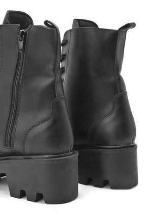 BOTAS EN SINTETICO CLYNOT BULLTERRIER COLOR NEGRO