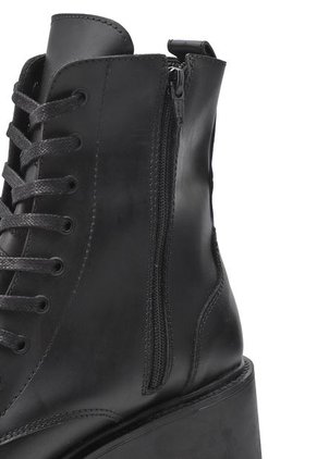 BOTAS EN SINTETICO CLYNOT BULLTERRIER COLOR NEGRO