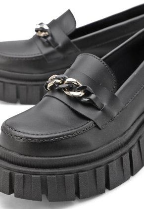 MOCASINES NEGROS BULL TERRIER ADHARA