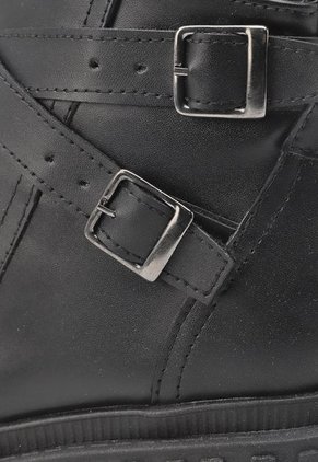 BOTA NEGRA CON HEBILLAS BULL TERRIER MADISON