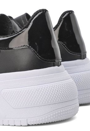 TENIS NEGROS BULL TERRIER DASHA