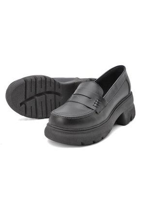 MOCASIN NEGRO BULL TERRIER DINA