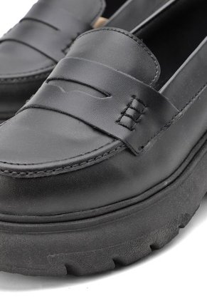 MOCASIN NEGRO BULL TERRIER DINA