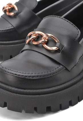 MOCASIN NEGRO BULL TERRIER GRETA