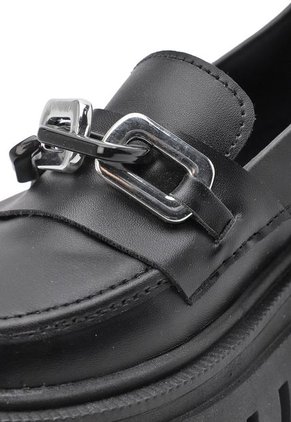 MOCASIN NEGRO BULL TERRIER GEORGINA