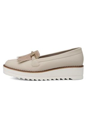 MOCASINES BEIGE CON HERAJE DORADO BRIELLE