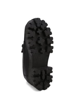 MOCASINES NEGROS CON HERRAJE PLATA BULL TERRIER DACEY