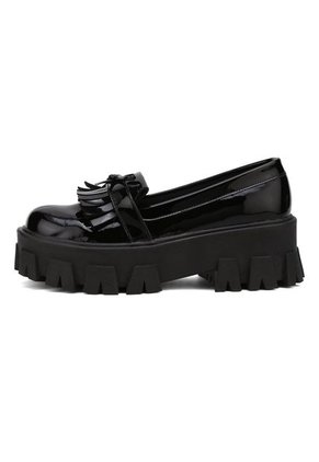 MOCASINES NEGROS EN CHAROL CON FLECOS BULL TERRIER CHLOE