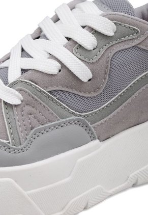 TENIS GRISES CON SUELA BLANCA/TRANSPARENTE ZARAH