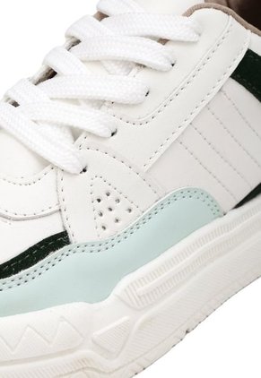 TENIS BLANCOS CON APLIQUES VERDES BULL TERRIER CARLA