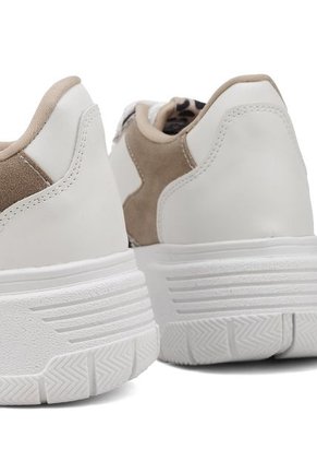 TENIS BLANCOS CON APLIQUES EN ANIMAL PRINT BULL TERRIER ANNIE