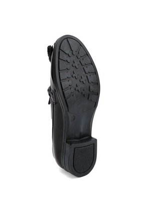 ZAPATO NEGRO CHAROL CON ANIMAL PRINT Y ESCOBILLAS CORALY