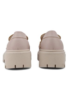 MOCASINES COBO CHICK CON HERRAJE BULL TERRIER BELINDA