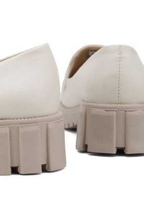 ZAPATO BEIGE BULL TERRIER CYEL