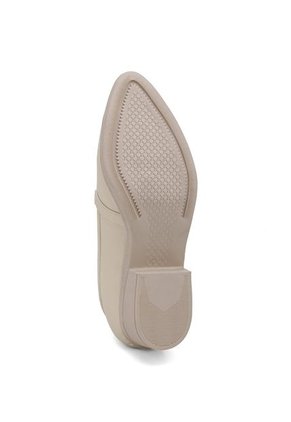 ZAPATO BEIGE CON HERRAJE COMBINADO BULL TERRIER FABIANA