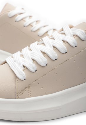 DEPORTIVO BEIGE/BLANCO BULL TERRIER CAROLL