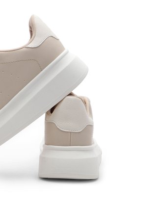 DEPORTIVO BEIGE/BLANCO BULL TERRIER CAROLL