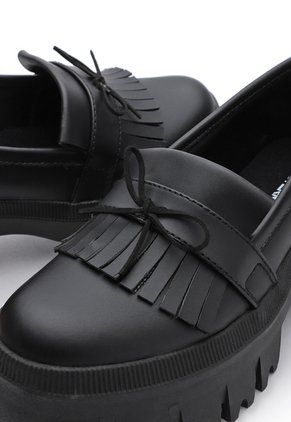 MOCASIN TIPO CUERO NEGRO BULL TERRIER CHLOE