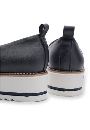 ZAPATO AZUL BRILLANTE BULL TERRIER BETTY