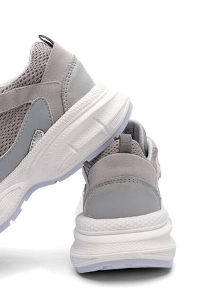 DEPORTIVO GRIS BULLTERRIER CHIRA