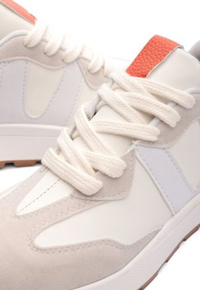 DEPORTIVO BLANCO/NARANJA BULLTERRIER KATE