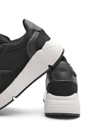 DEPORTIVO NEGRO NEOPRENO BULLTERRIER DARLENE