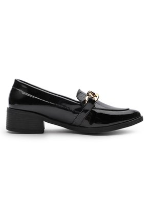ZAPATO NEGRO CHAROL BULL TERRIER FABIANA