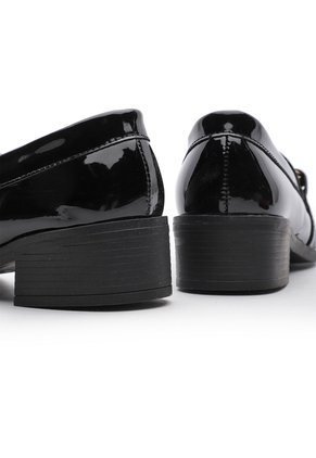 ZAPATO NEGRO CHAROL BULL TERRIER FABIANA