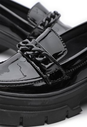 MOCASIN NEGRO CON HERRAJE BULL TERRIER SALOME