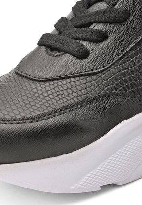 Tenis O Sneakers Negro BULL TERRIER AKILA