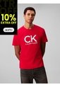 Camiseta Roja Con Estampado Gráfico De Monograma Calvin Klein de Calvin Klein