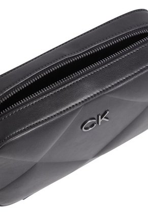 Bandolera Negra Acolchada Reciclada Calvin Klein