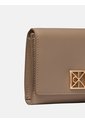 Billetera Beige De Plegado Triple De Cuero Con Logo Monograma Emblemático Calvin Klein de Calvin Klein