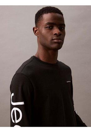 Camiseta Negra De Manga Larga Con Logo Viajero Calvin Klein