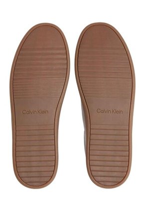 Tenis Beige De Corte Bajo Con Textura De Gamuza Calvin Klein