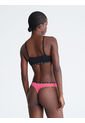 Pantie Rosada Tipo Tanga Con Logo Para Mujer Calvin Klein de Calvin Klein