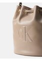 Bolso Beige Saco Con Logo Monograma Grabado Calvin Klein de Calvin Klein