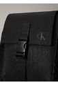 Bolso Negro Reporter Con Solapa Y Broche Calvin Klein de Calvin Klein