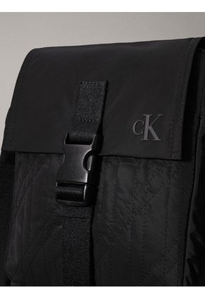 Bolso Negro Reporter Con Solapa Y Broche Calvin Klein