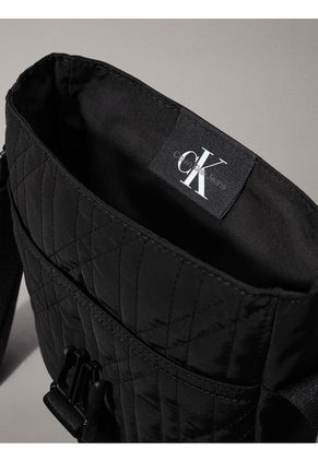 Bolso Negro Reporter Con Solapa Y Broche Calvin Klein