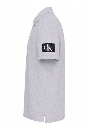 Polo Gris Con Insignia Calvin Klein
