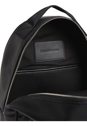 Morral Negro Redonda Monogram Calvin Klein