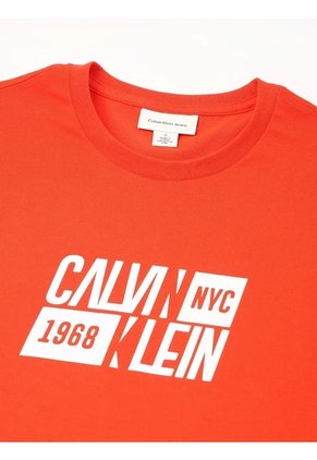 Camiseta Roja Sport Logo Easy Crewneck Calvin Klein