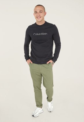 Buzo Negro-Plateado Calvin Klein
