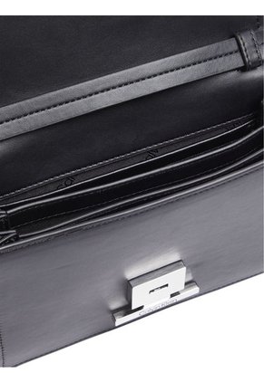 Bolso Negro Cruzado Con Solapa Y Cierre De Broche Calvin Klein