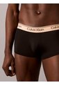 Pack Negro De 4 Bóxers Trunks De Talle Bajo Calvin Klein de Calvin Klein