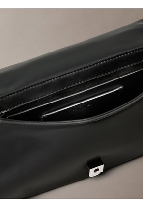 Bolso Negro De Mano Acolchado Calvin Klein