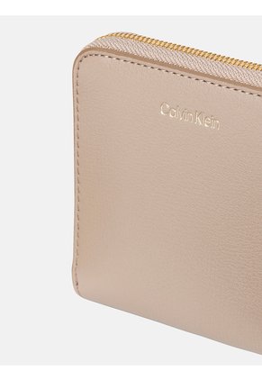 Billetera Beige Mediana Con Cierre De Cremallera Calvin Klein