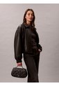 Bolso Negro De Mano Acolchado Calvin Klein de Calvin Klein