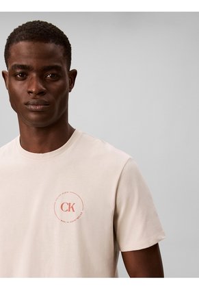 Camiseta Beige Con Gráfico De Logo Circular Calvin Klein